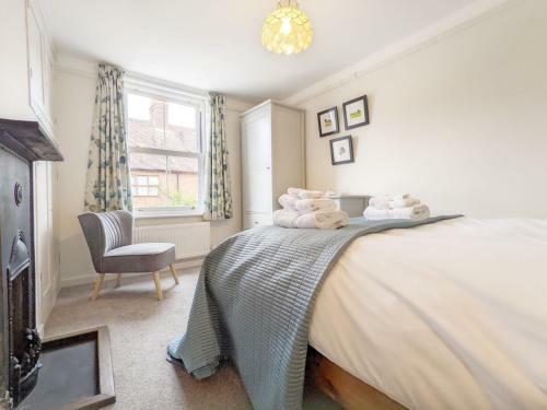 1 Rainbow Villa, Westbourne