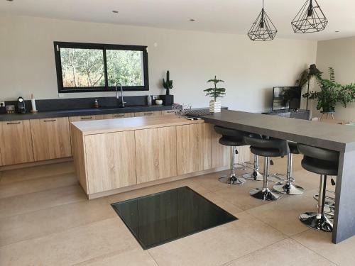 Villa Proche Avignon Avec Piscine Chauff�e