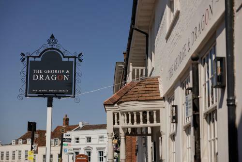 Hotel The George & Dragon