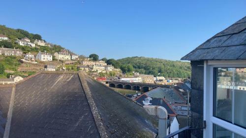 Looe With A View - Entire Apartment With Free Allocated Parking