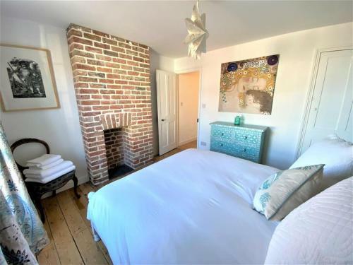Moonstone Cottage, Moments From The Beach