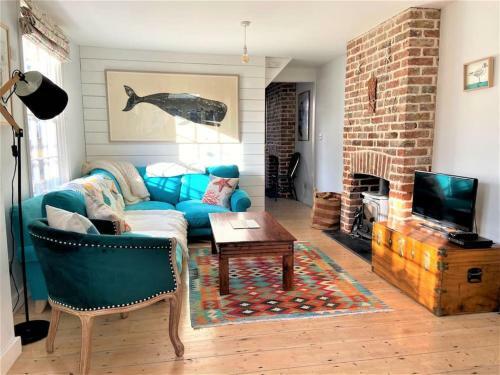 Moonstone Cottage, Moments From The Beach