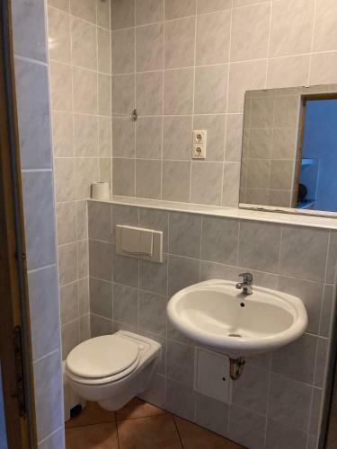 Apartamento 3 Pension Fliegerhorst Pitcairn Zimmer
