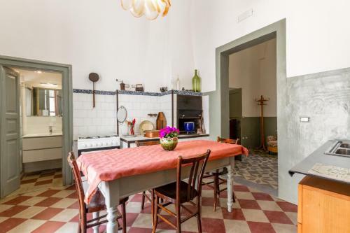 Domus Perrone Liberty Apartment