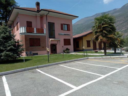 Fell Hotel
