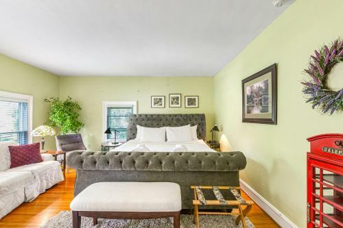 Vine Inn & Carriage House