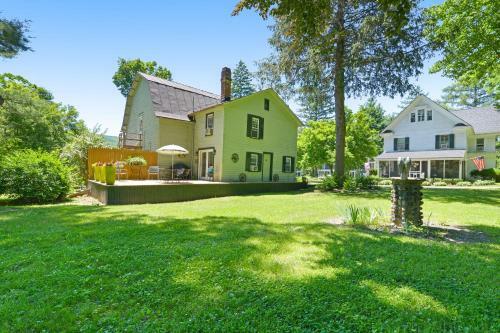 Vine Inn & Carriage House