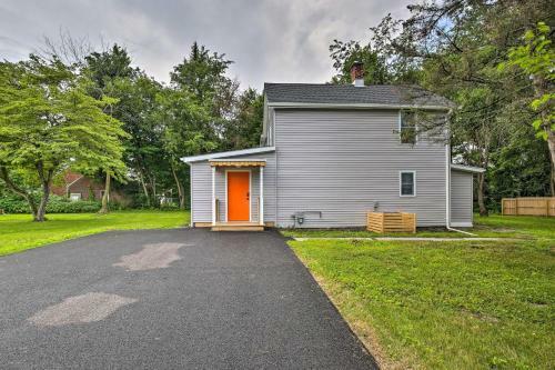 Chic Catskills Escape With Hot Tub And Fire Pit