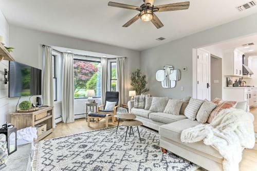 Gorgeous Montgomery Home With Seasonal Pool!