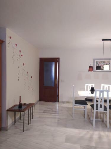 Apartamento En Campo de Golf Y Cerca de La Playa