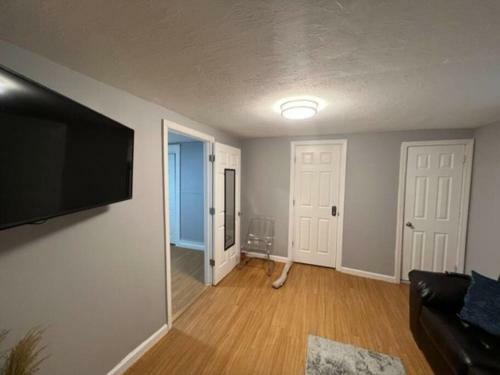 Charming 1 Bedroom Home Conveniently Located