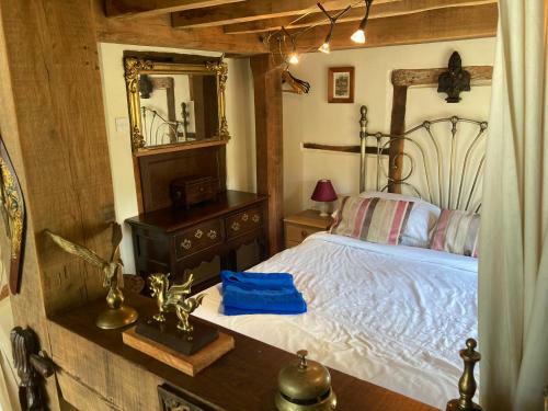 Little Pentre Barn With Swimming Pool