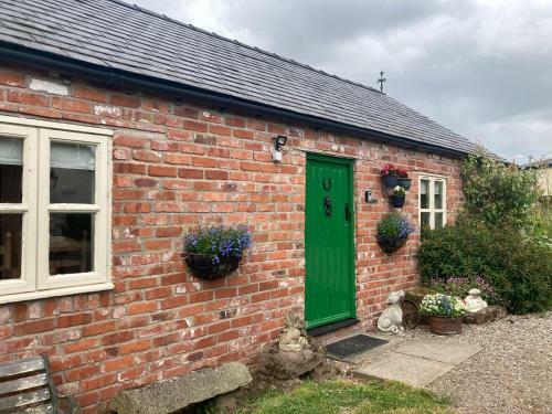 Little Pentre Barn With Swimming Pool