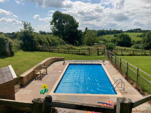 Little Pentre Barn With Swimming Pool