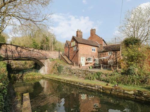 Canal Cottage