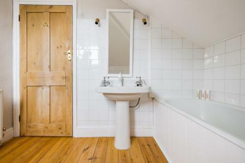 Apartamento The Harrow Wonder - Modern 2bdr Flat With Parking