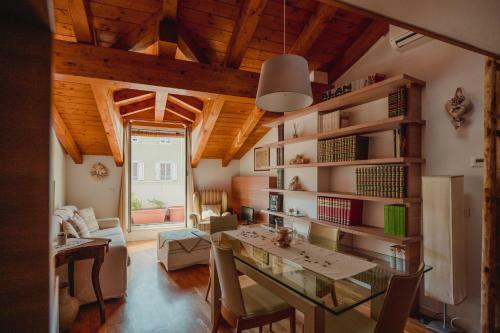 Apartamento La Briciola - Mansarda Per 5 - Ampia Terrazza Lt