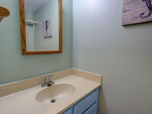 Sunsaltsand Lakefront 2br Condo Sleeps 6 Beachview