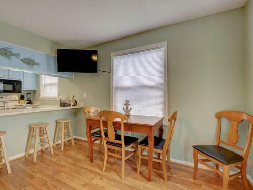 Lakefront Beachview 2br Condo Sleep 6 Close To Boardwalk