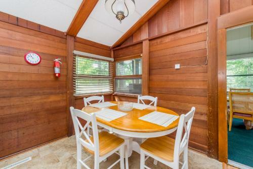 Timber Lodge -501