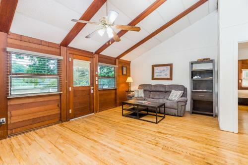Timber Lodge -501