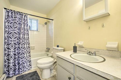 Centrally Located Durham House With Fire Pit!