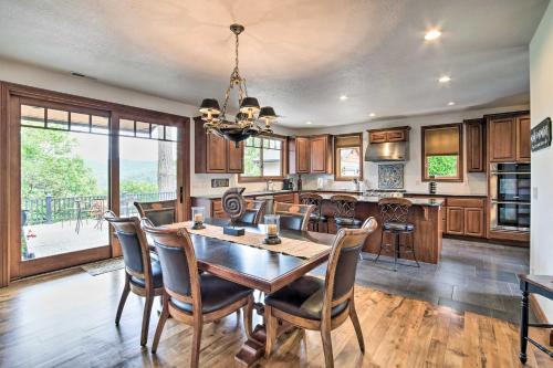 Luxe Coos Bay Escape With Patio And River Views!