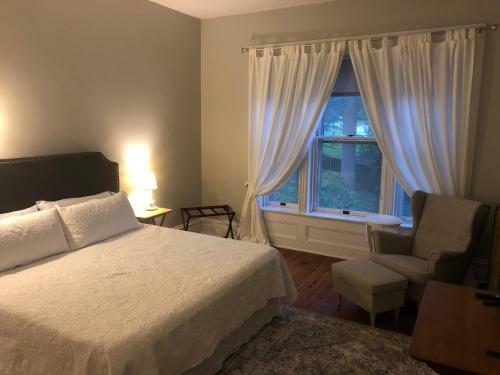 Hatch House Bed & Breakfast