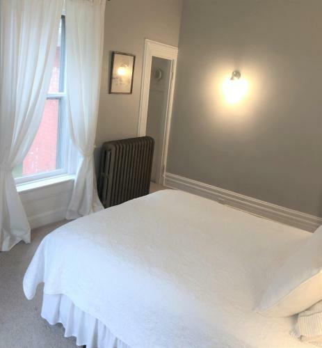 Hatch House Bed & Breakfast