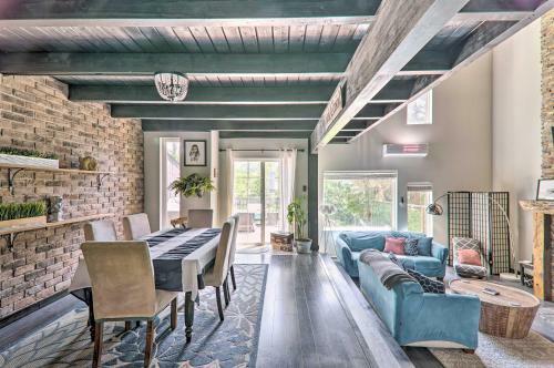 Stylish Tannersville Townhome With Fire Pit!