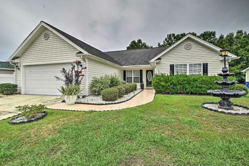 Conway Home With Yard Less Than 20 Mi To Myrtle Beach!