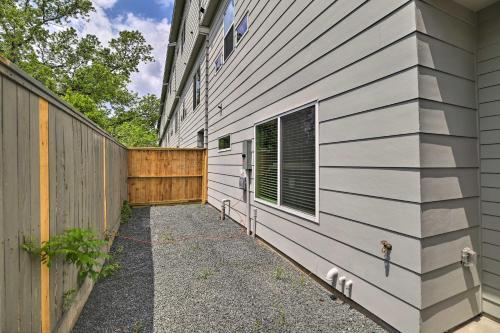 Bright And Spacious Houston Townhome Near Dtwn