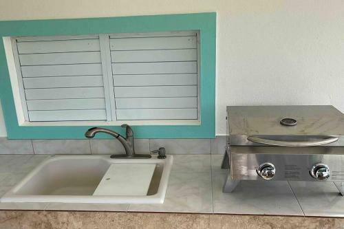 Vamos A La Playa-private Pool/central AC