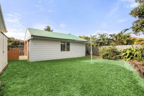 Bell Street 36 Dicky Beach