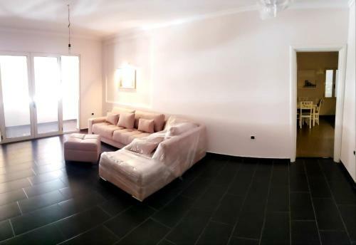 Apartamento Dhamo?s Flat