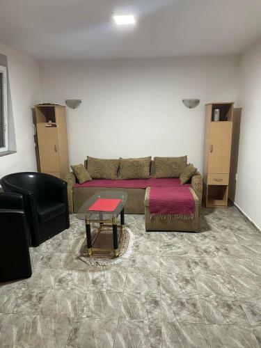 Apartmani Tomi?