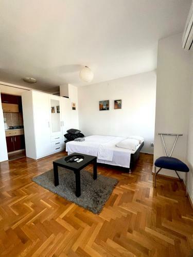 Apartamento Stan Na Dan U Centru, In?ija