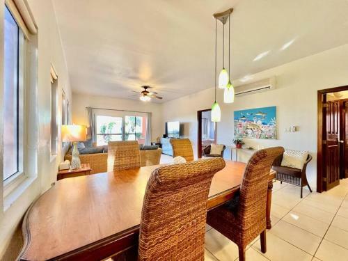 Apartamento Views 2b @sunset Estates, West End