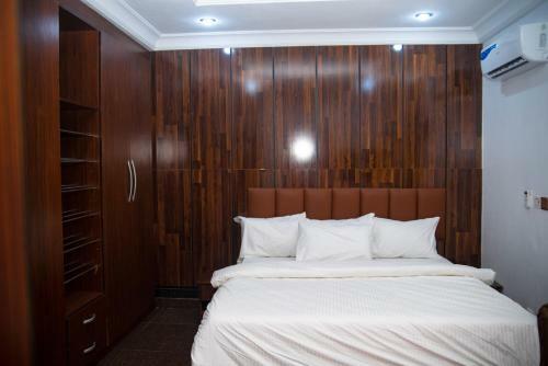 Hotel Enland Suites & Apartments