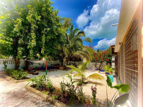 Hostal Villa Orchid Beach Guest House