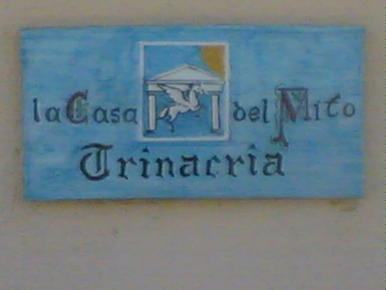 La Casa Del Mito