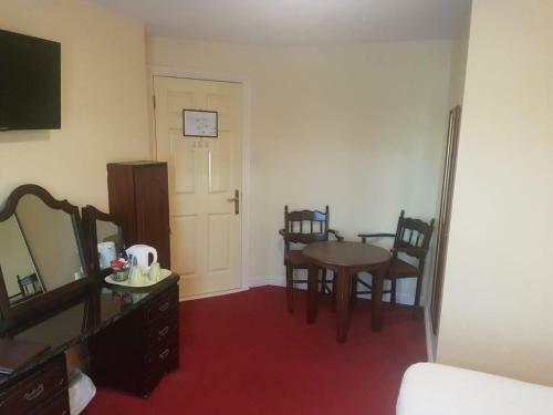 Hostal Clooneen House