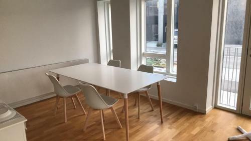 Single Room In Shared Apartment With Single Bed