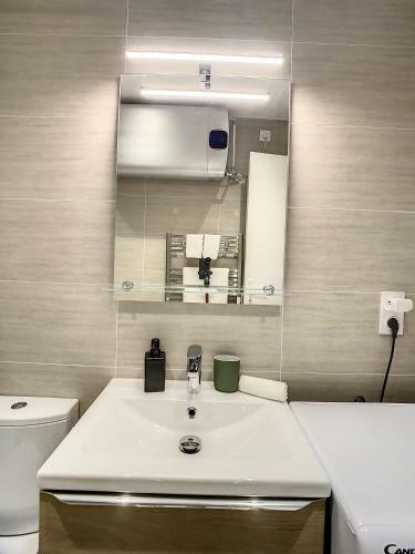 Apartamento Studio Hyper Centre Gare Vieille Antibes Mer 2pers