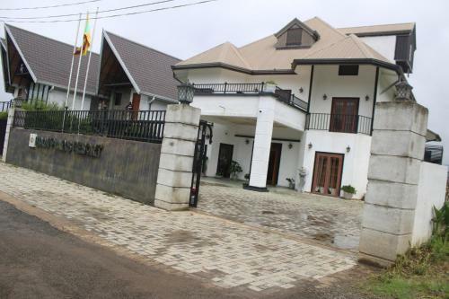 Hotel Moon Plains Resort
