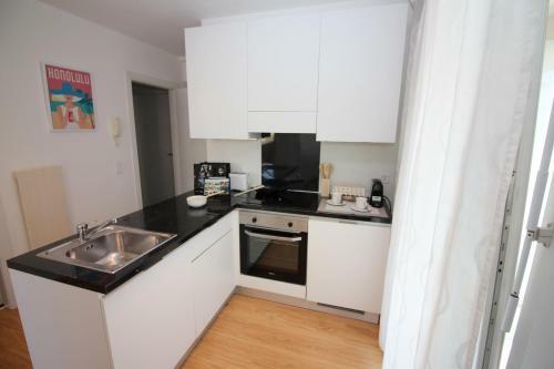 Santi Apartment Few Min From Lake - Happy Rentals