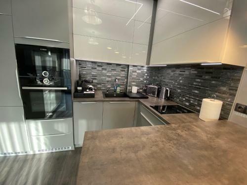 Noir Silvery Apartman