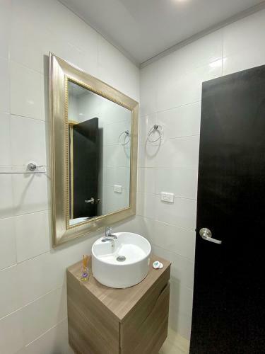Hostal Galarza House
