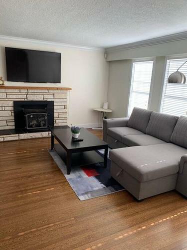 Cozy 3-bedrooms House In Delta