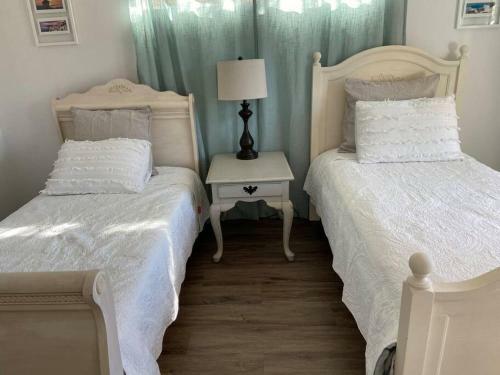 Spacious Bright Renovated 2 Bedroom 2 Bath Central
